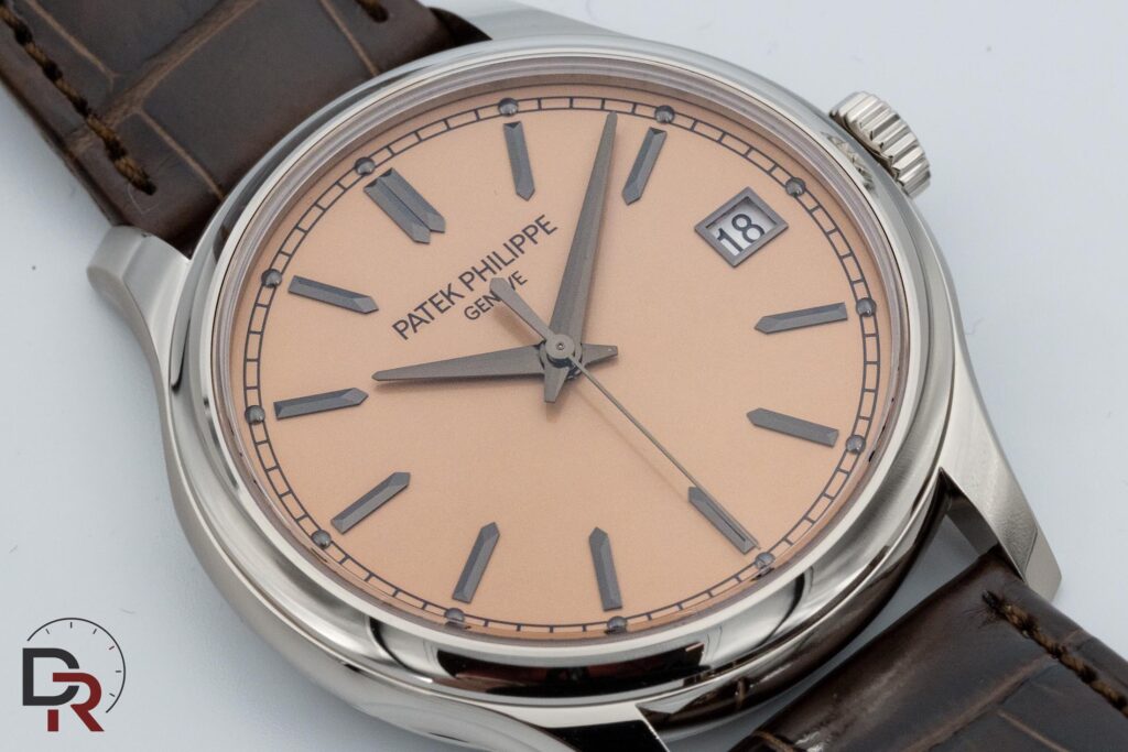 detalle Reloj de vestir Patek Philippe Calatrava 5227G-015 en oro blanco