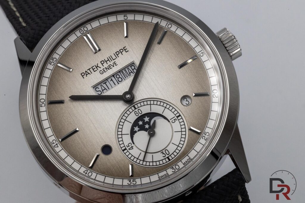 Detalle de esfera y caja del Patek Philippe Grand Complications 5236P-011