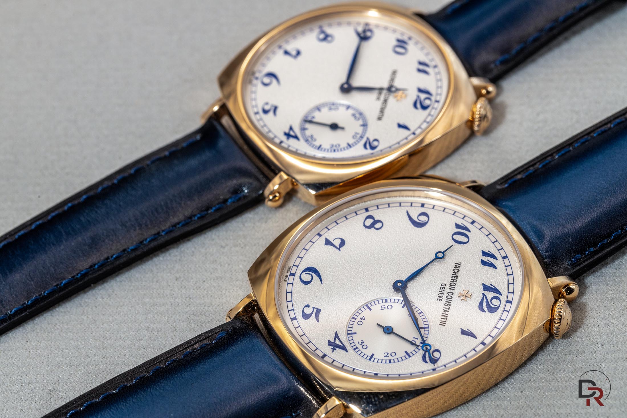 Composición de dos unidades del Vacheron Constantin Historiques American 1921 con correa de piel azul