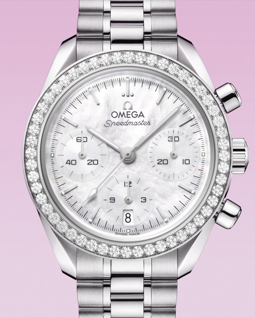 OMEGA Speedmaster 38 mm con esfera de nácar blanco y bisel engastado con diamantes