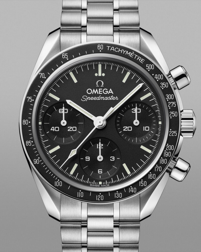 OMEGA Speedmaster 38 mm en acero con esfera negra mate sin fecha y bisel de aluminio negro