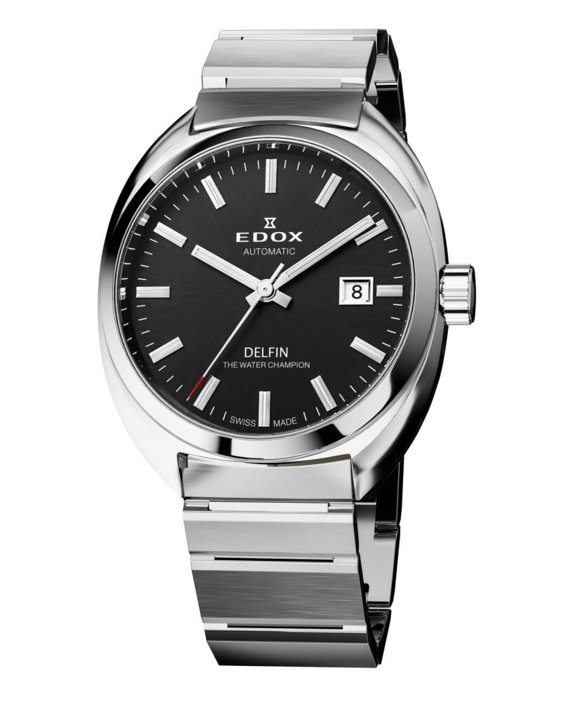 Vista en ángulo del brazalete de acero y caja del Edox Delfin 1961