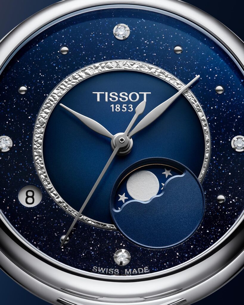 Fotografía de estilo de vida del Tissot Désir Moonphase en muñeca
