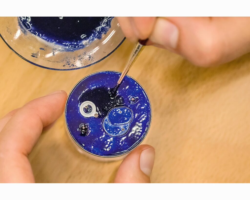 Counter enameling contre-email on dial reverse