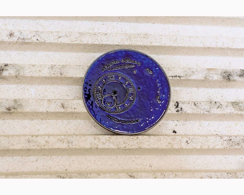 Enameled dial cooling down