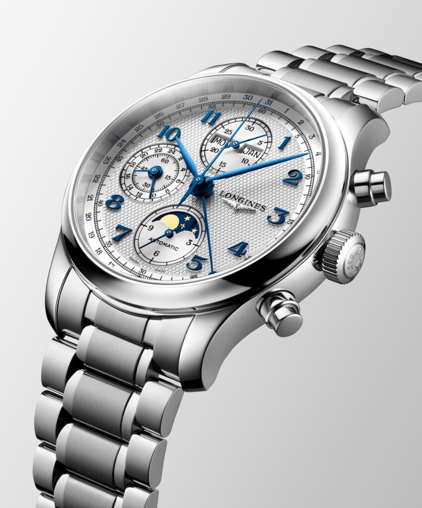 Vista frontal del Longines Master Collection Chrono Moonphase con brazalete de acero Ref L2.962.4.73.6