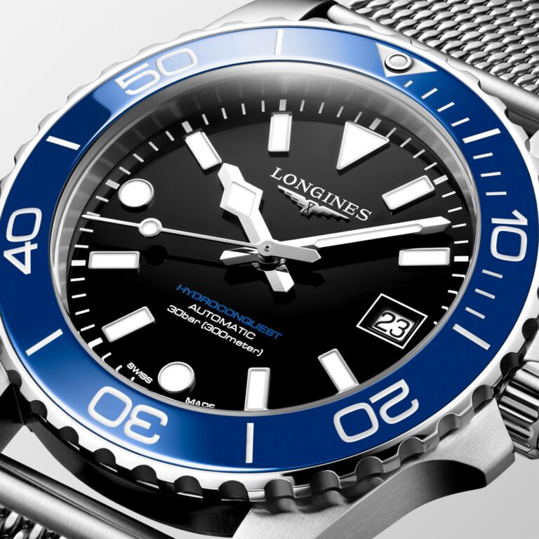 Detalle de dial gris pizarra del Longines HydroConquest