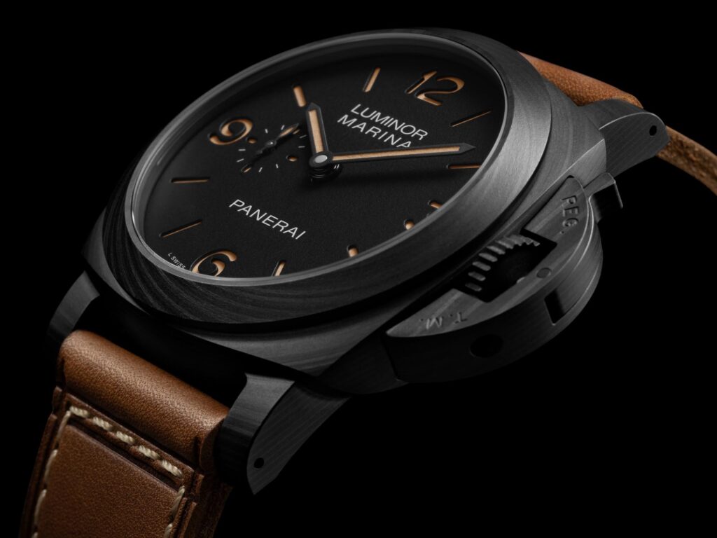 Detalle de la caja Carbotech y esfera sandwich Panerai