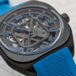 Reloj Hermès H08 Squelette en titanio DLC con esfera esqueletada y correa azul