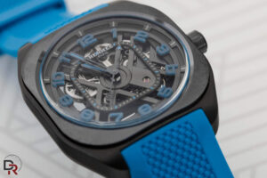 Reloj Hermès H08 Squelette en titanio DLC con esfera esqueletada y correa azul