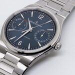 Reloj Jaeger-LeCoultre Master Control Chronometre Date Power Reserve en acero con esfera azul y brazalete integrado.