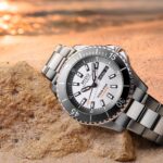 Reloj de buceo MIDO Ocean Star 200 Ref. M026.930.11.011.00 con esfera blanca granallada, bisel negro y brazalete de acero