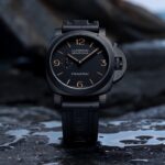 Panerai Luminor Marina PAM01707 Carbotech sobre roca marina