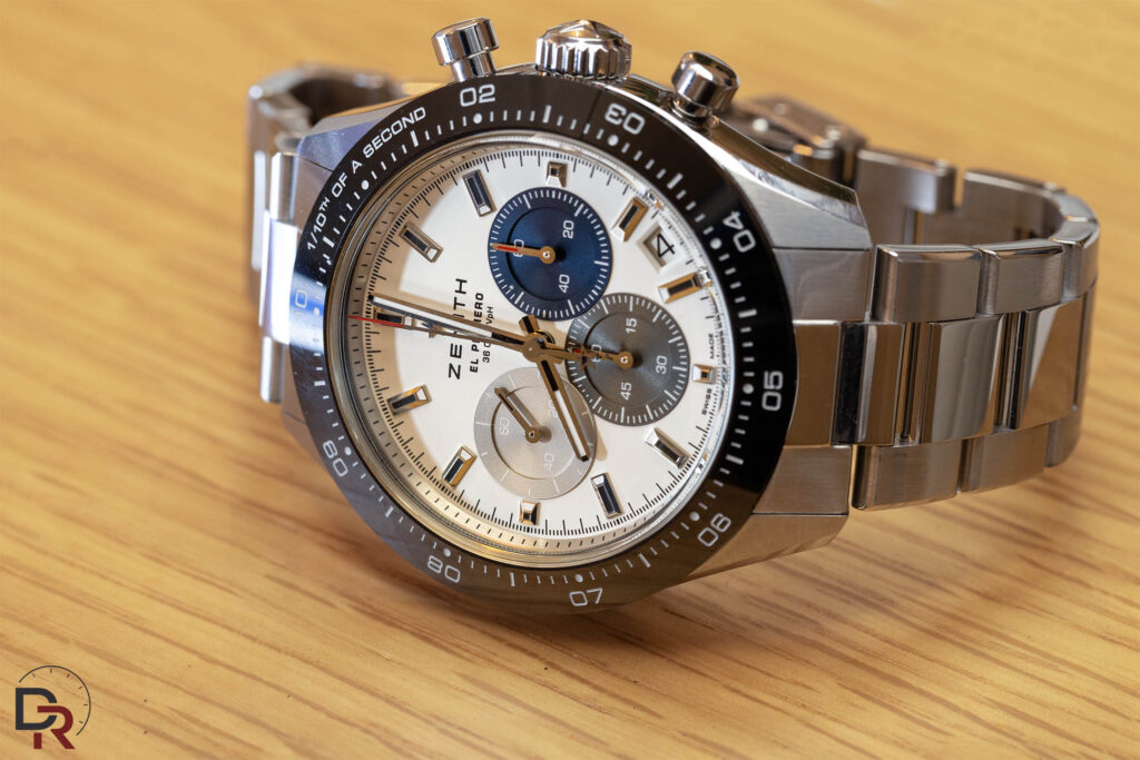 Reloj Zenith Chronomaster Sport de 2021 con esfera opaca clásica y subdiales tricolor