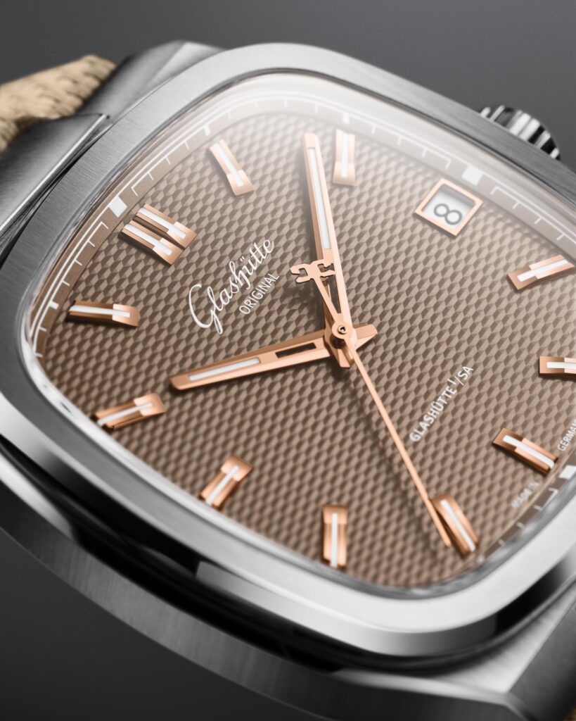 Glashütte Original «70s» brown dial detail