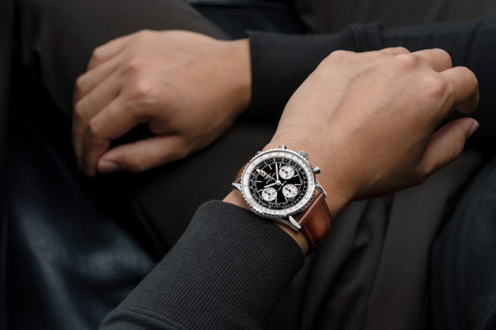 Breitling Navitimer B09 Chronograph 41 Tribute to Miles Davis con correa en muñeca