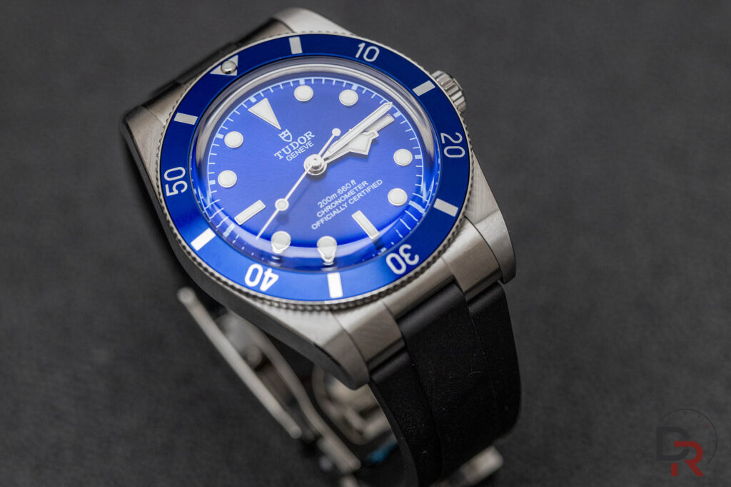 Tudor Black Bay 54 Blue detalle esfera y caja
