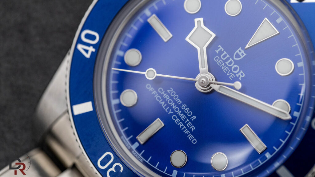 Tudor Black Bay 54 Blue detalle esfera abombada