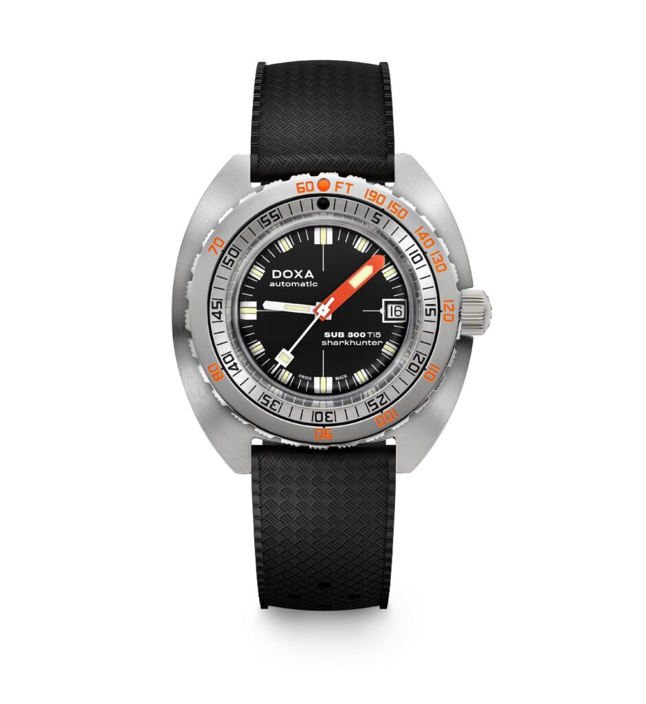 DOXA SUB 300 Ti5 frontal esfera negra