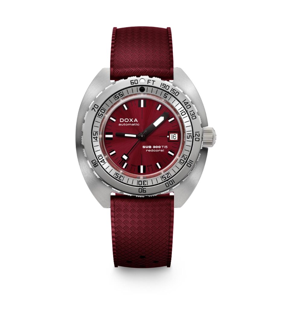 DOXA SUB 300 Ti5 frontal esfera roja