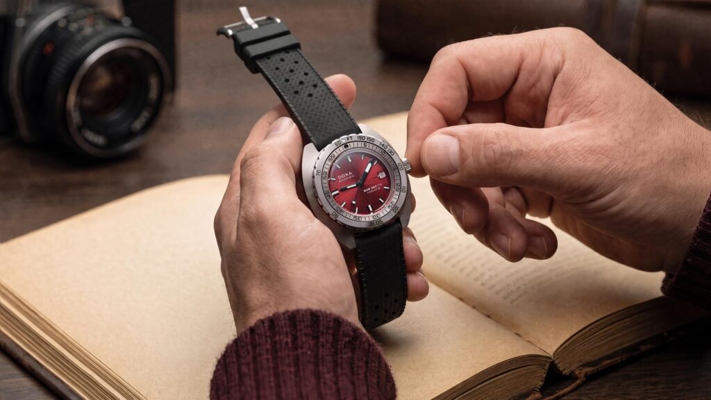 DOXA SUB 300 Ti5 roja