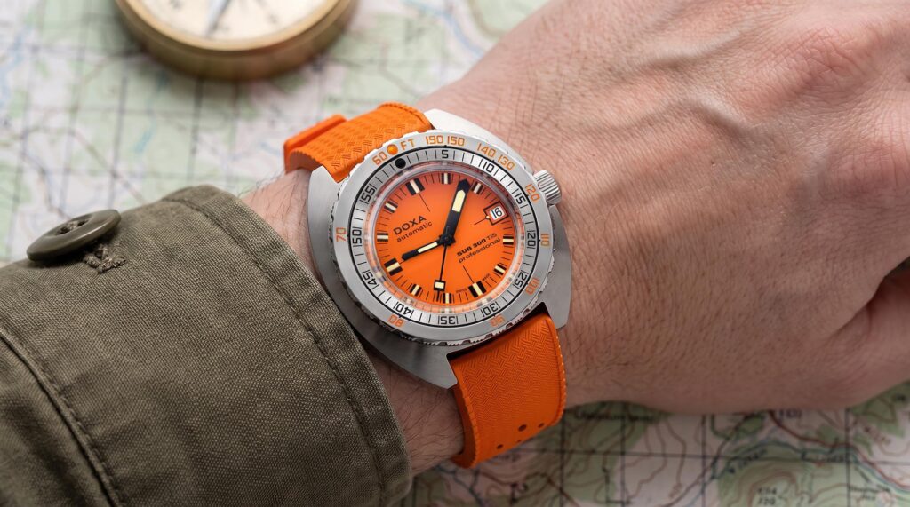 DOXA SUB 300 Ti5 en la muñeca