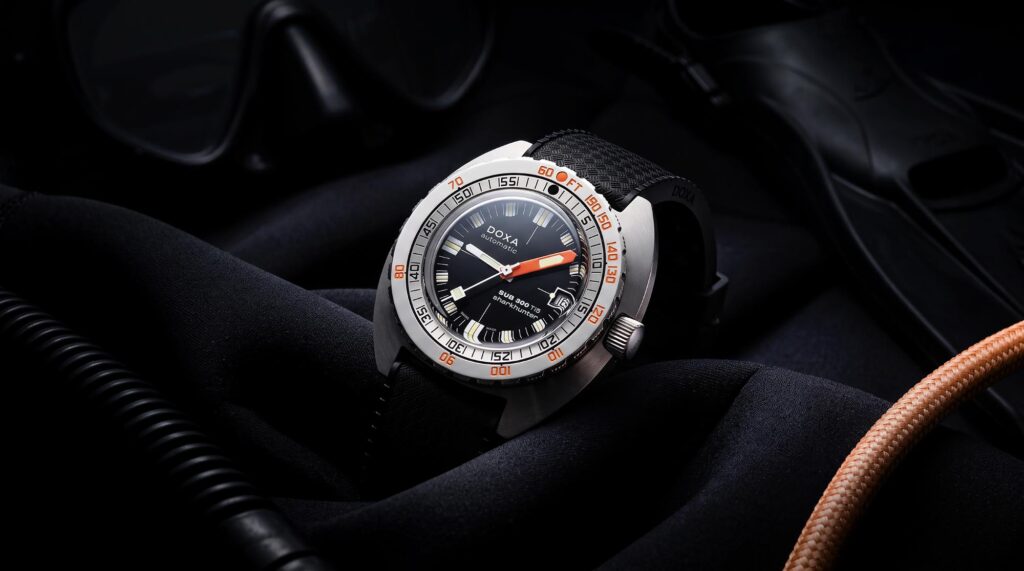 DOXA SUB 300 Ti5 detalle esfera