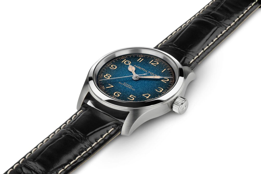 Hamilton Khaki Field Murph 38 mm correa de piel negra detalle