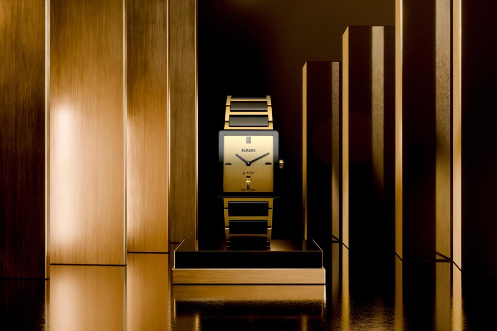 Rado Integral Limited Edition 40 Aniversario con esfera dorada, diamantes negros y brazalete de cerámica y PVD oro.