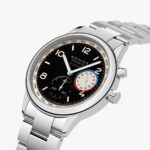 Reloj NOMOS Club Sport neomatik Worldtimer dark con esfera de esmalte negro, disco de ciudades y brazalete de acero.