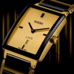 Reloj Rado Integral de cerámica negra y acero visto de frente, análisis en Debajo del Reloj.
