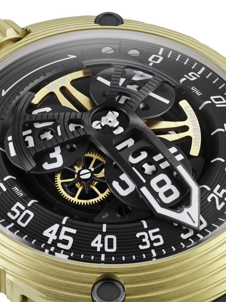 URWERK UR-150 Golden Scorpion en oro amarillo detalle esfera