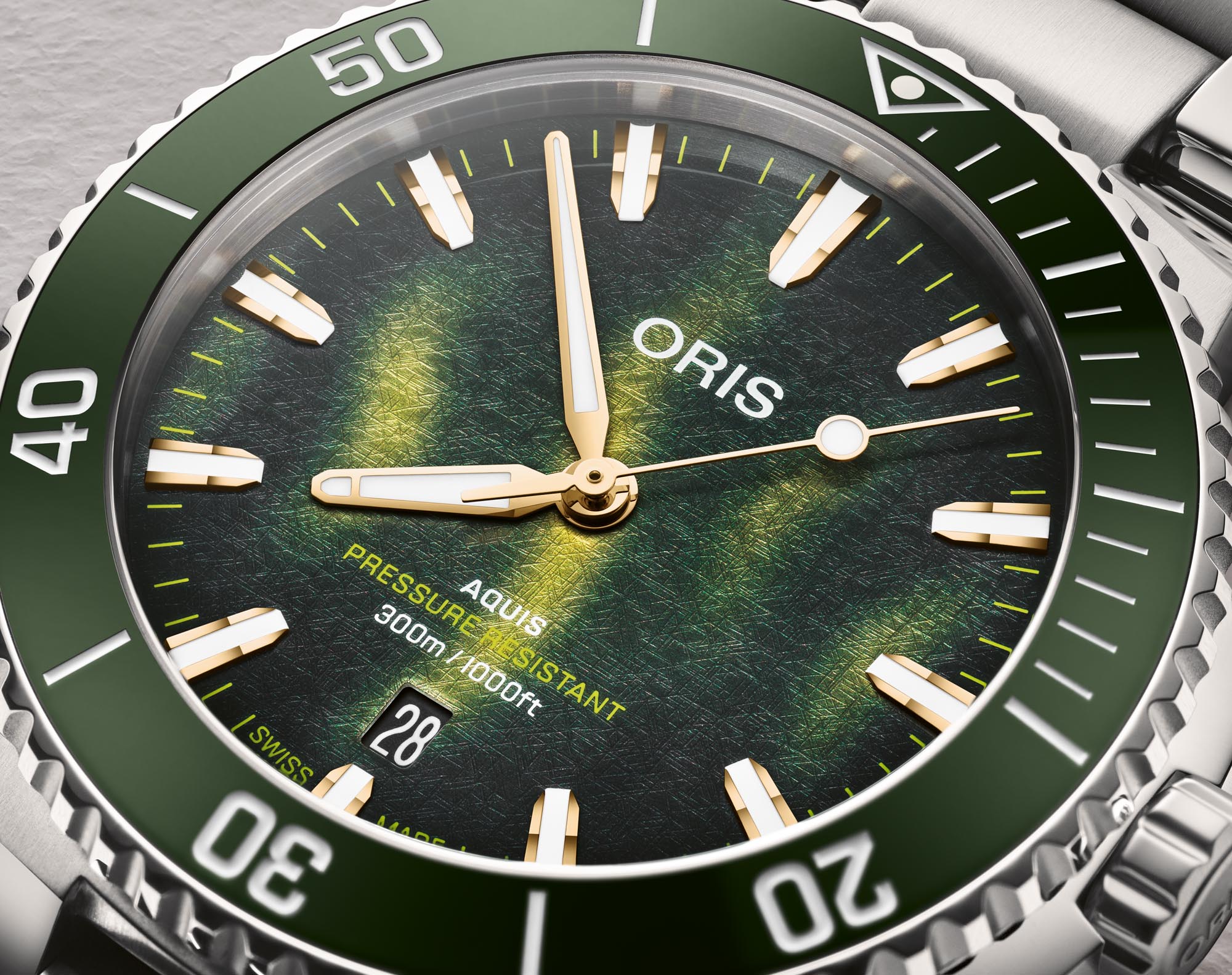 Oris Kelp Forest Limited Edition basado en el Aquis Date con esfera verde texturizada
