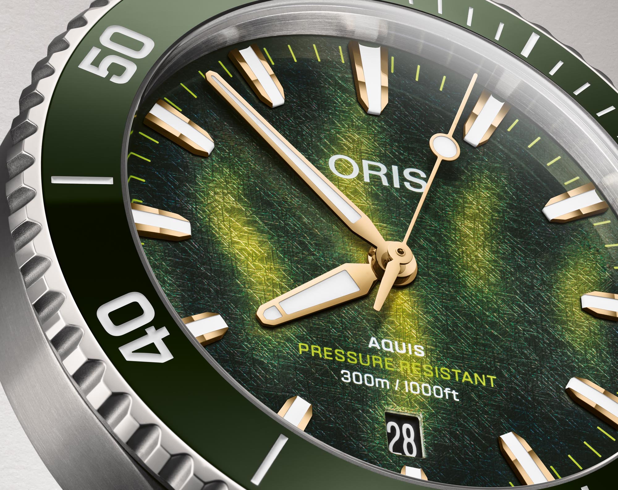 Oris Kelp Forest Limited Edition basado en el Aquis Date con esfera verde texturizada detalle macro