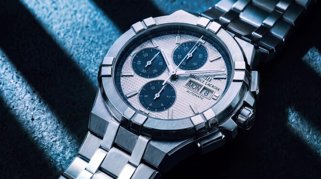 Maurice Lacroix AIKON Automatic Chronograph con esfera azul detalle esfera y bisel