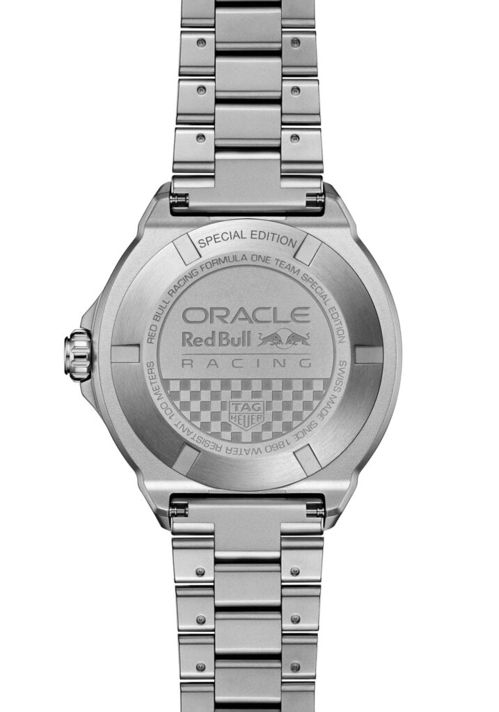 Fondo roscado de acero grabado con el logotipo de Oracle Red Bull Racing