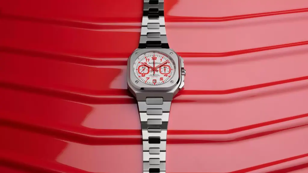 Reloj cronógrafo Bell & Ross BR-05 Chrono Snow Rocket en acero con esfera blanca y detalles en rojo de la edición limitada Simon Billy.