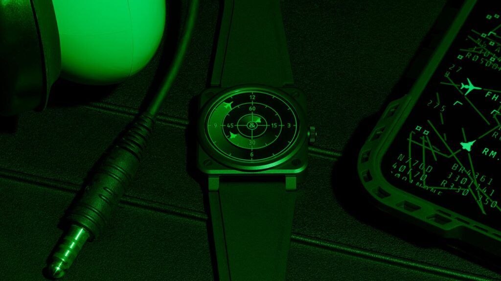 Reloj Bell & Ross BR-03 Green Radar Ceramic de edición limitada con esfera de discos concéntricos sobre cristal de zafiro verde.
