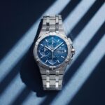 Maurice Lacroix AIKON Automatic Chronograph con esfera azul Clous de Paris y brazalete integrado de acero.