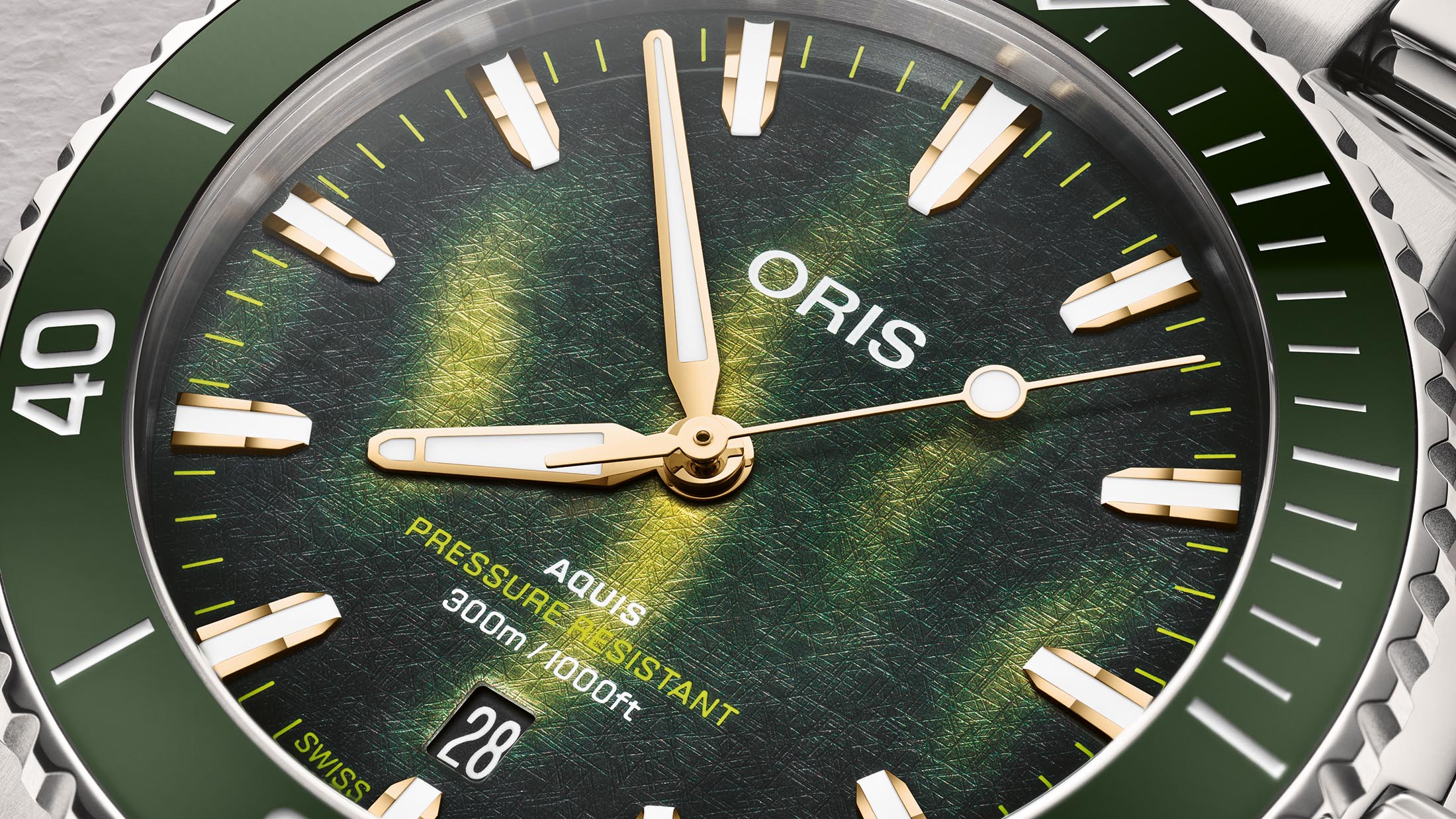 Oris Kelp Forest Limited Edition basado en el Aquis Date con esfera verde oceánica texturizada en 3D