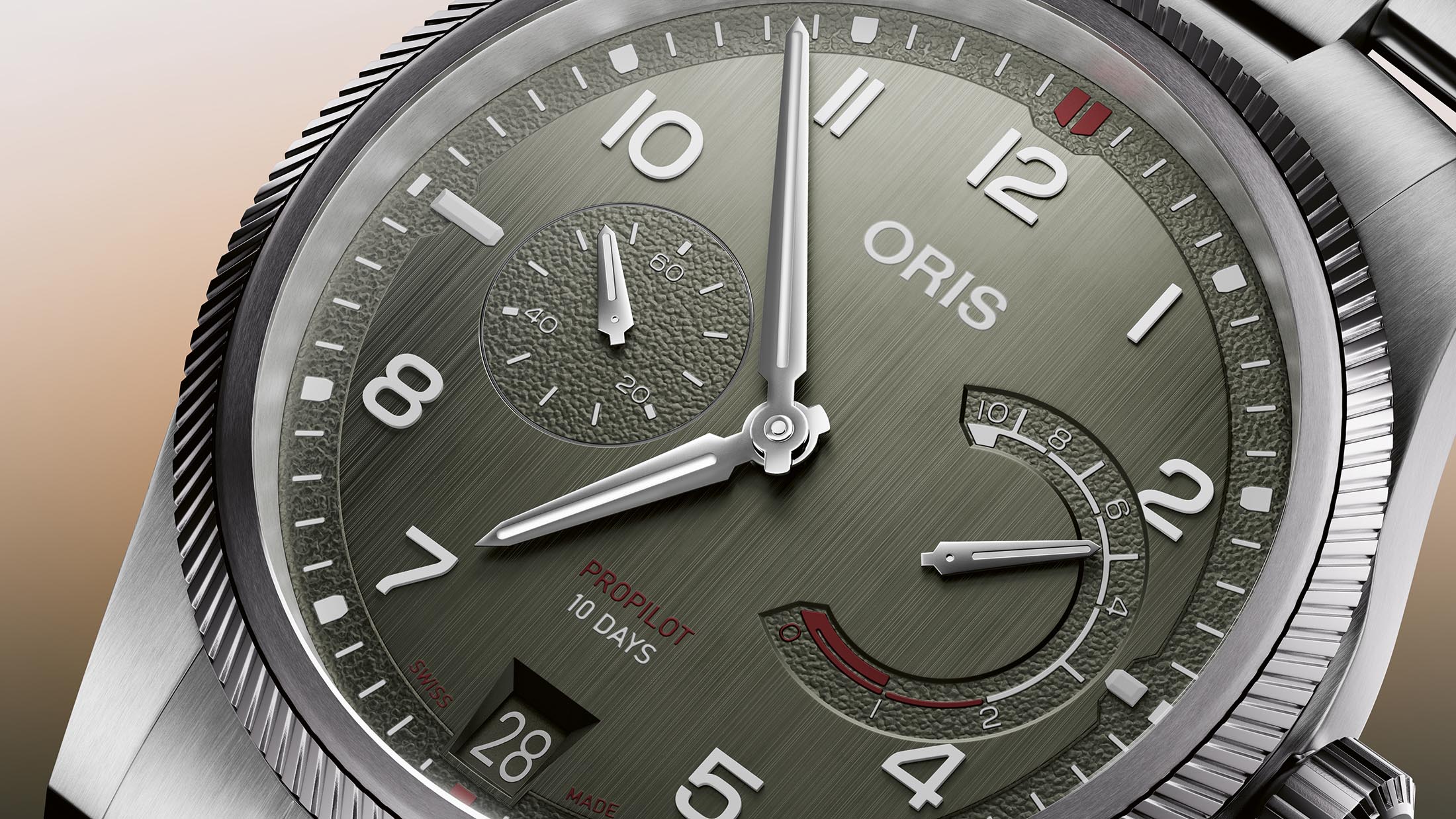 Oris ProPilot Calibre 111 rediseñado con esfera verde pino y brazalete de acero, novedad de alta relojería.