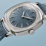 Reloj Patek Philippe Gondolo Ladies First con caja en forma de cojín y esfera con engaste de diamantes.
